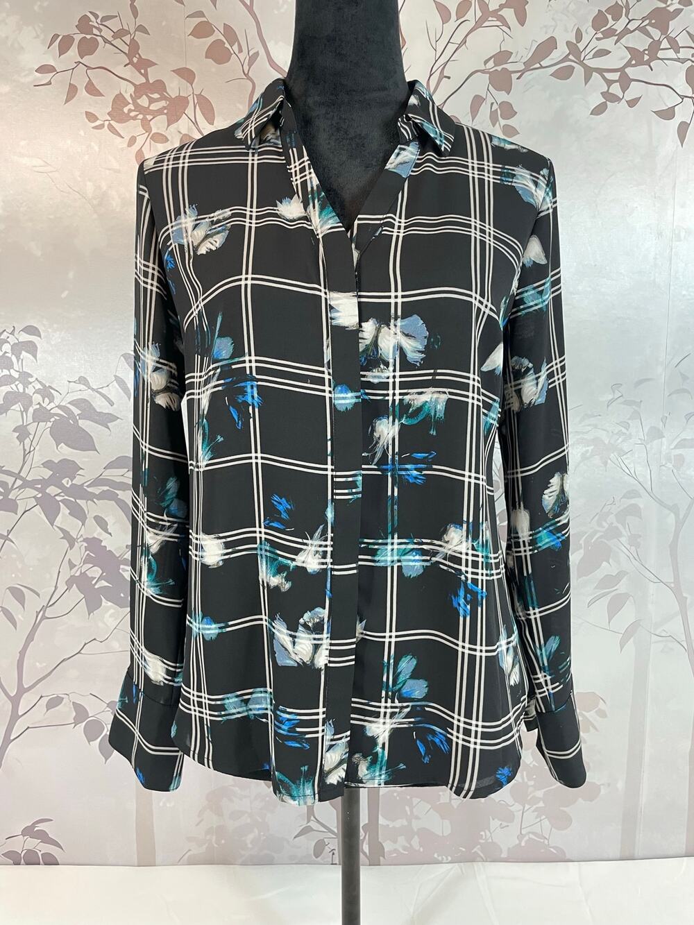 Worthington Petite Womens Blouse PS Black Blue Floral Plaid Hidden Placket Top